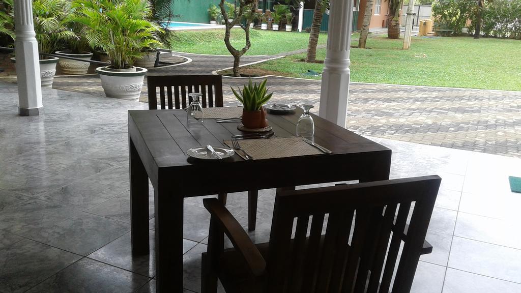 Larn'S Villa Hotel & Apartment Wadduwa Exterior photo
