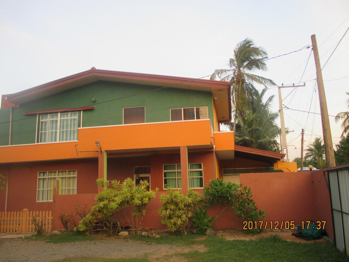 Larn'S Villa Hotel & Apartment Wadduwa Exterior photo