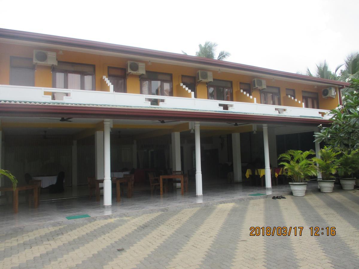 Larn'S Villa Hotel & Apartment Wadduwa Exterior photo