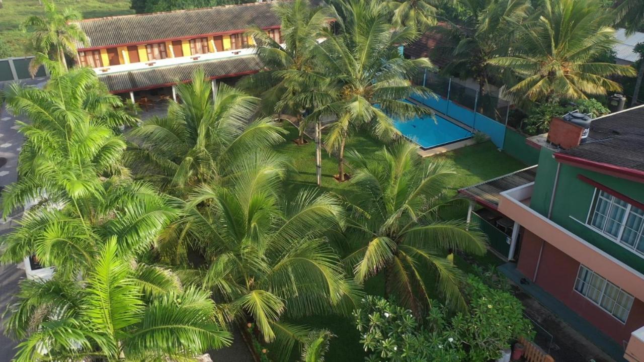 Larn'S Villa Hotel & Apartment Wadduwa Exterior photo